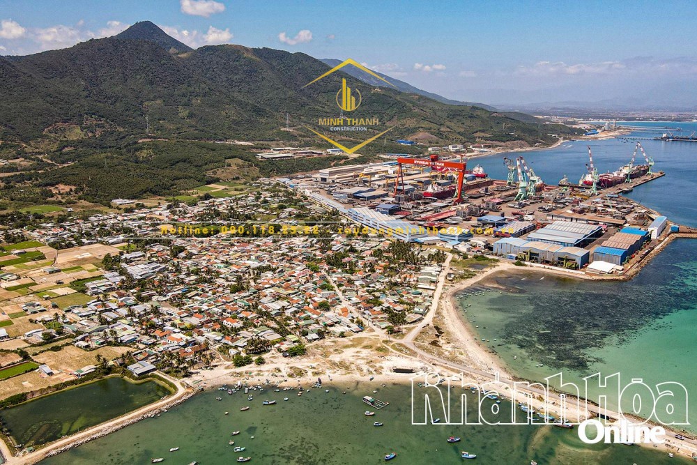 Ninh Hòa sẽ là đô thị công nghiệp hiện đại, đóng vai trò là đô thị hạt nhân phía bắc của tỉnh. (Trong ảnh: Công ty TNHH Đóng tàu HD Hyundai Việt Nam). Ảnh: C.Đ